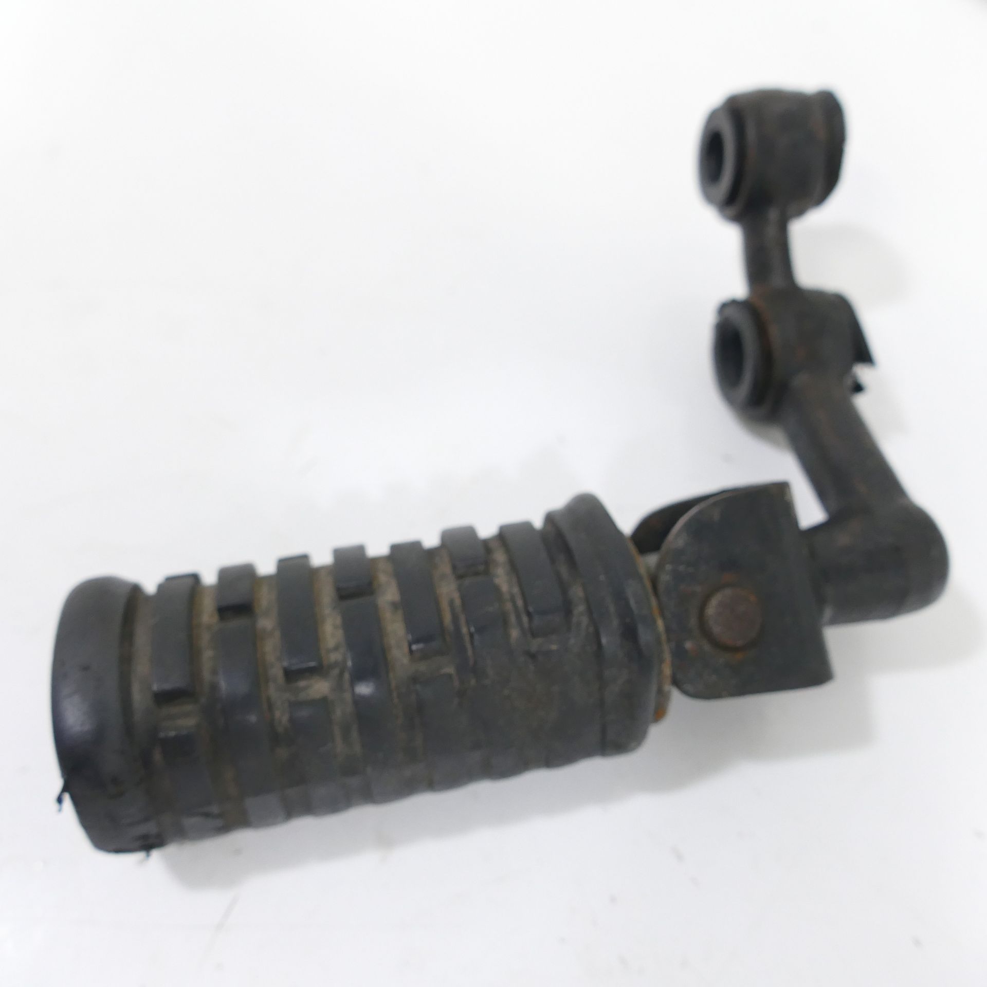 Kawasaki Z 900 / Z 1000 Footpeg Assembly Right Footpeg Carrier