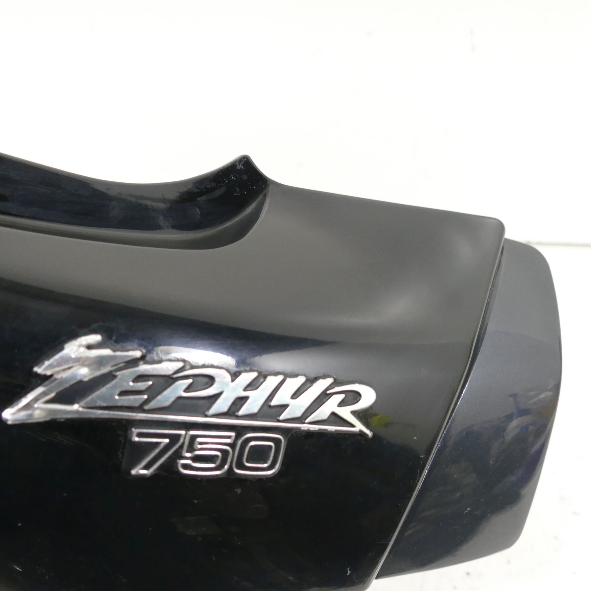 Z 様 Kawasaki ZR 750 Zephyr Right Side Cover Fairing Cover 78598 | eBay UK