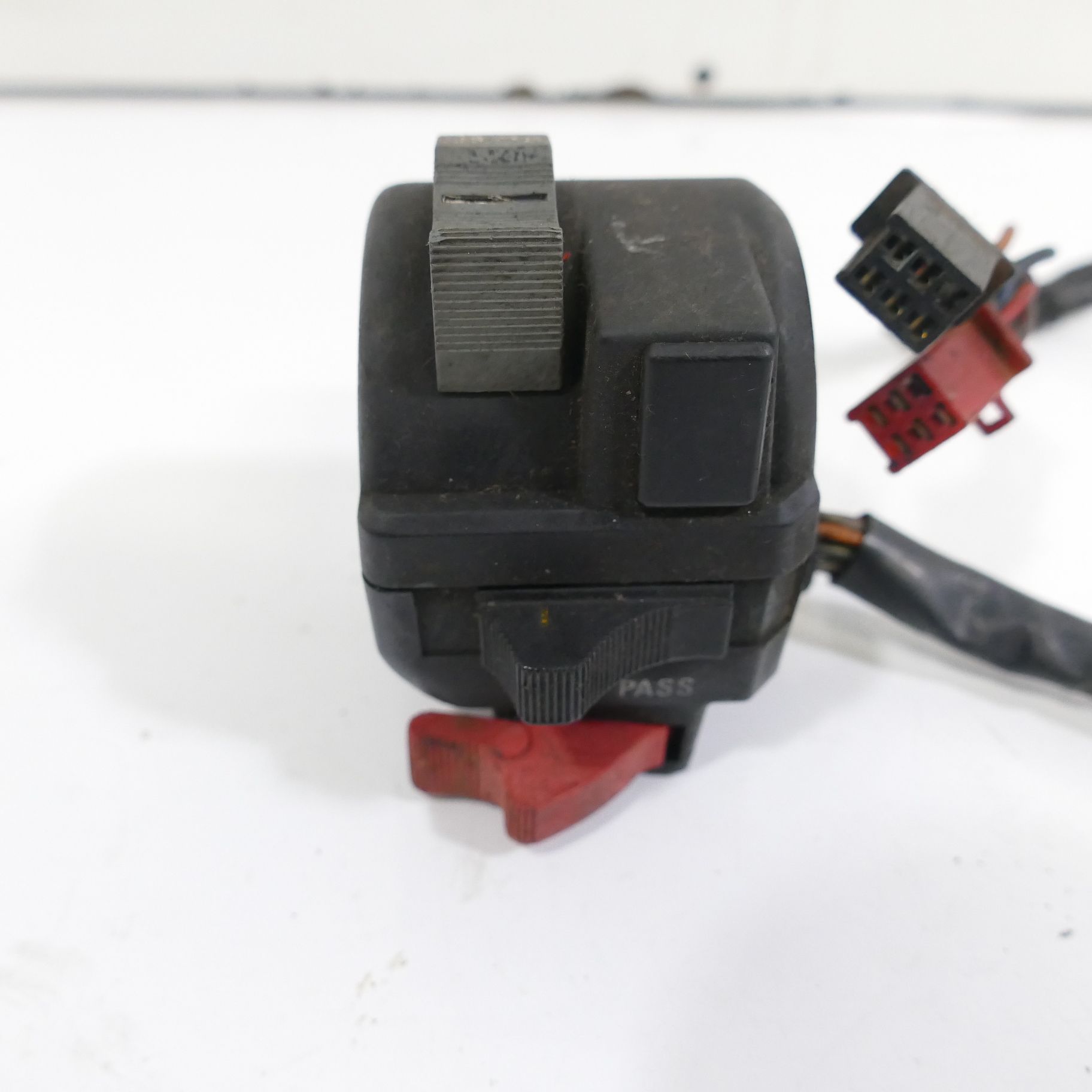 Kawasaki GPZ 1100 Unitrak Left Handlebar Switch Turn Signal Switch